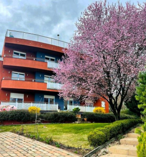 RoseHill Garden Villa with a Great City View